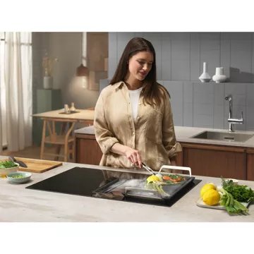Table induction aspirante ELECTROLUX KCD83443 évacuation – Image 8
